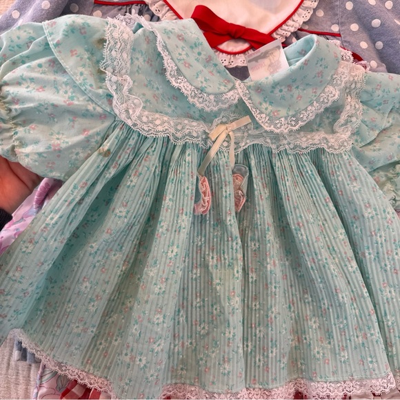 Vintage Lot Of 8 Baby Girl Dresses Embroidered, Lace, Gingham, Frilly- Mix Size - Picture 2 of 13